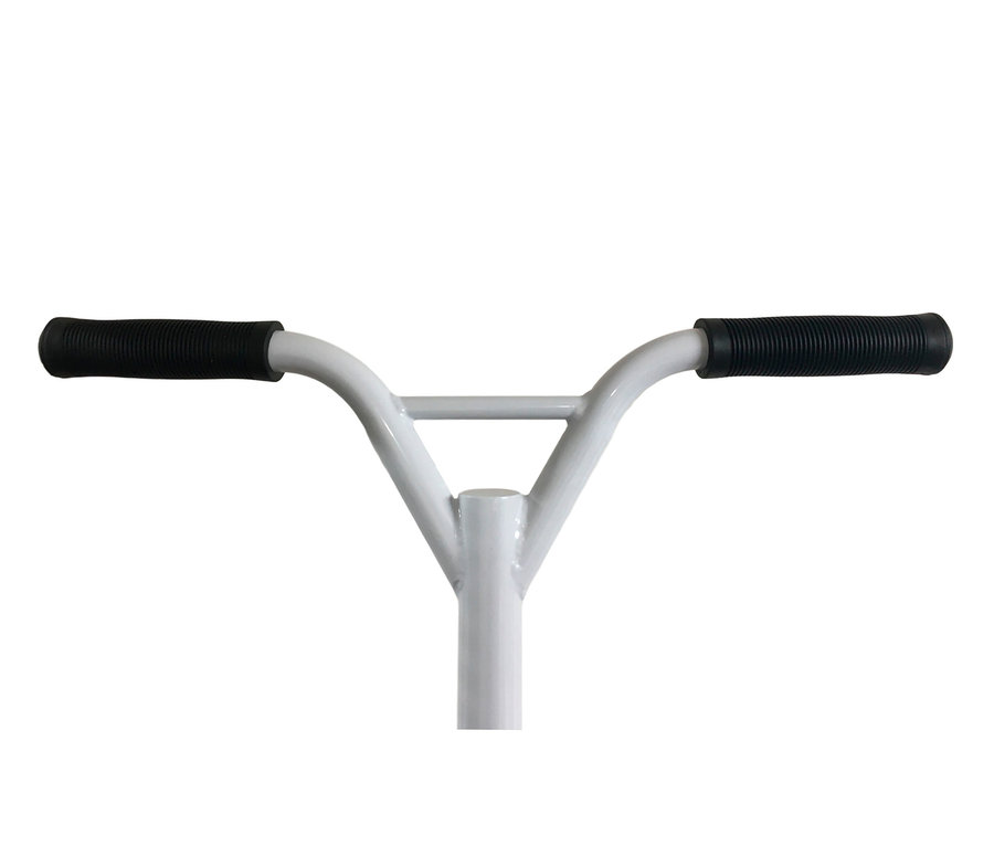 Detailaufnahme des weißen Lenkers mit schwarzen Griffen eines L.A. Sports Alu-Stuntscooters »Pro Rage«.