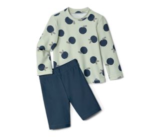Oberteil mintgrün mit Blaubeeren-Alloverprint, Hose mittelblau