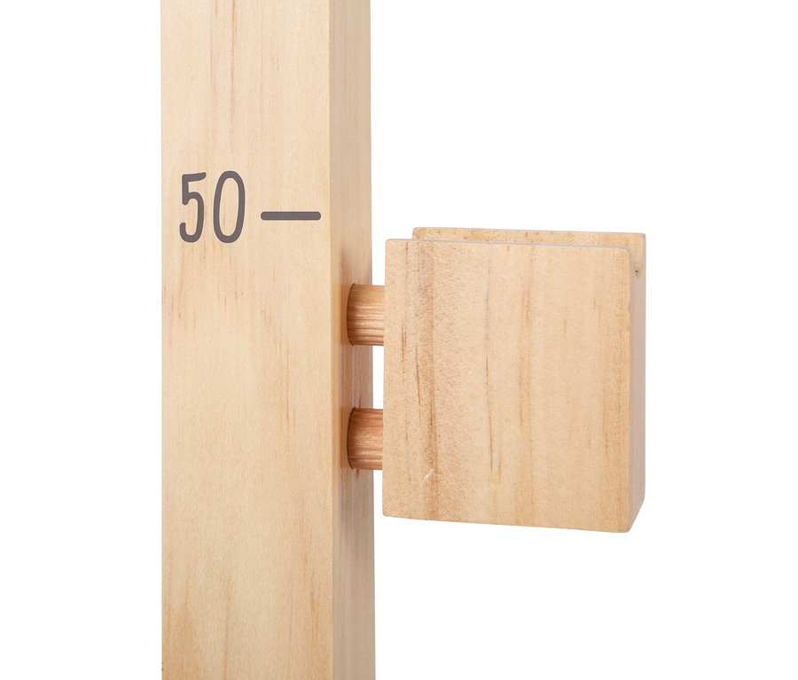 Detail eines Small Foot Hindernis aus Holz mit der Nummer 50.