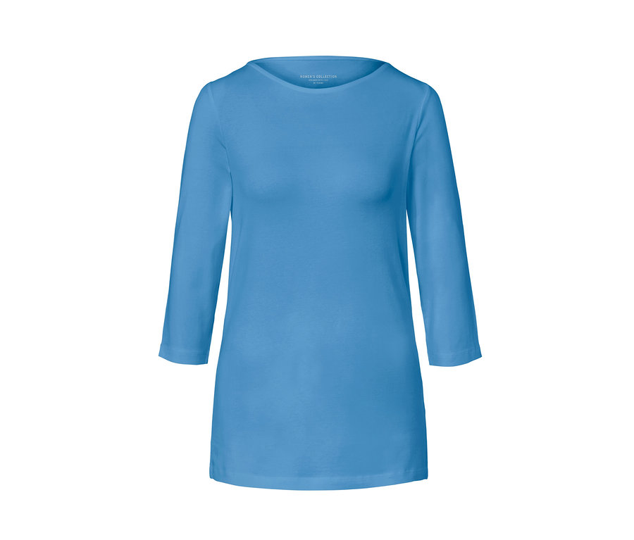 Ein hellblaues Shirt mit 3/4-Arm.