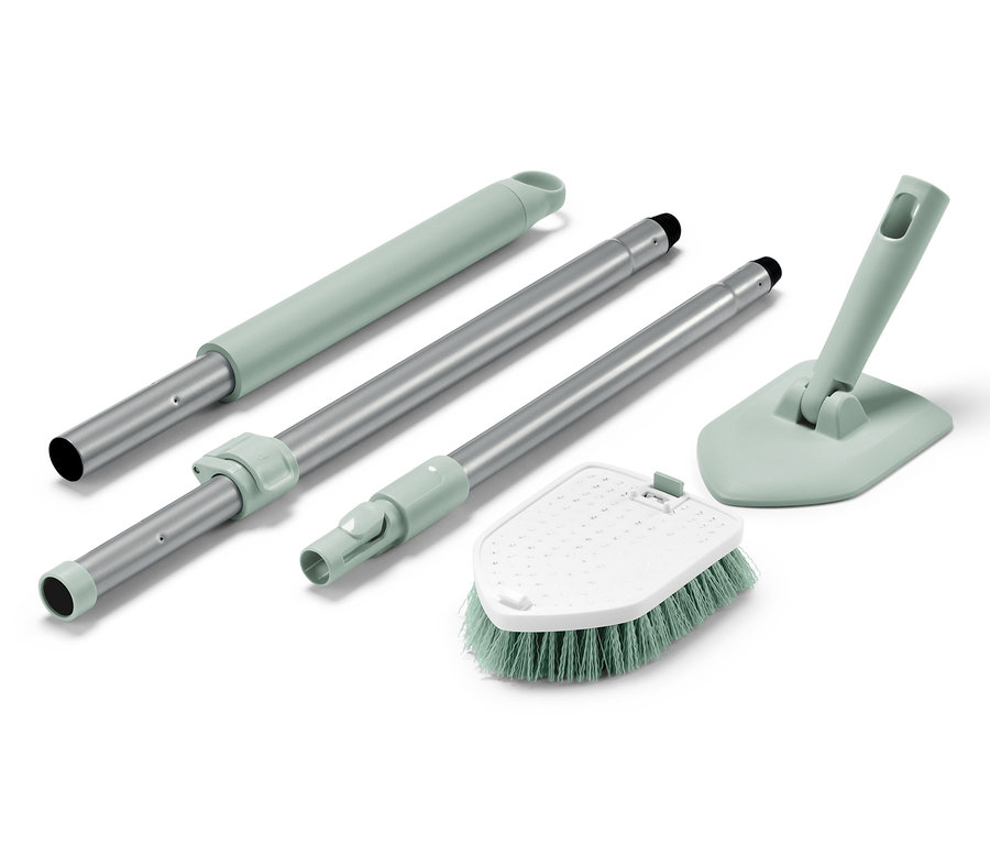 Fliesen-und-Badschrubber und Zubehör auf weißem Hintergrund.