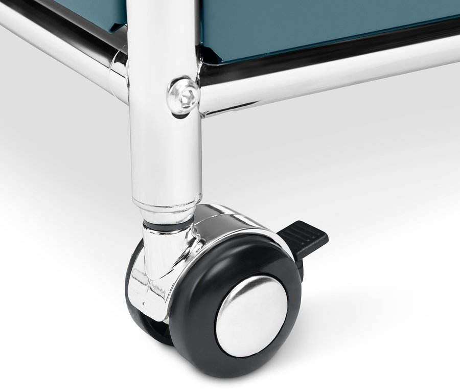 Detailaufnahme von einem Rad des Rollcontainers »CN3« in Basaltblau.