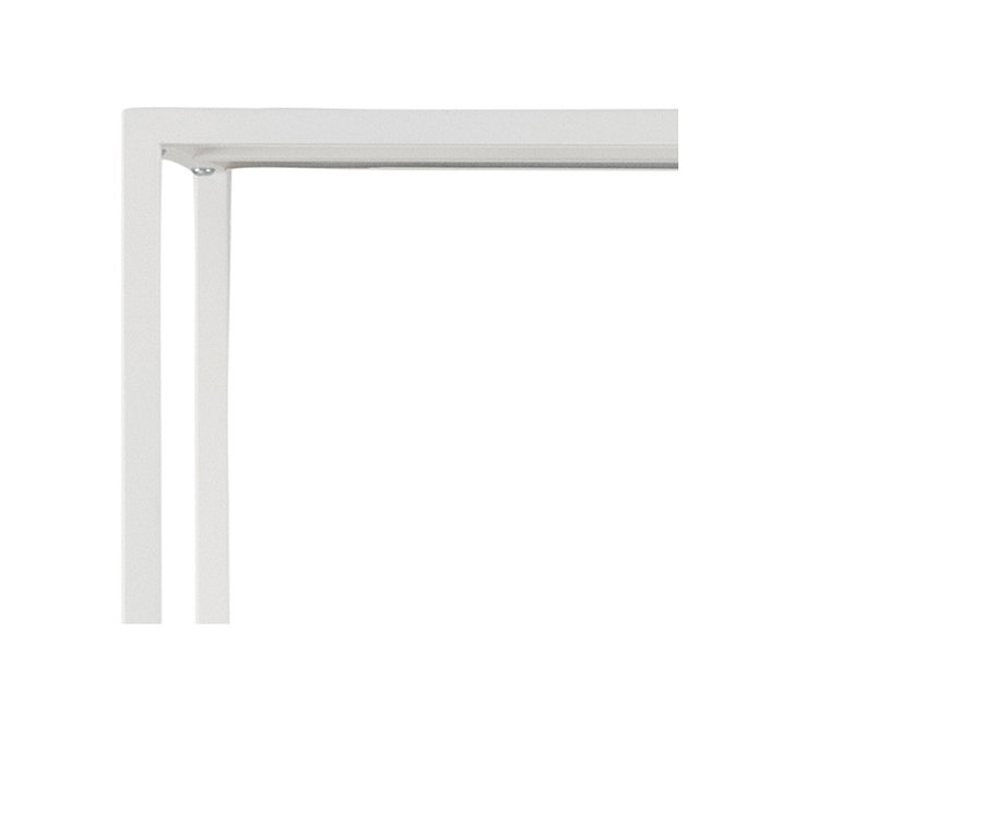 Detailaufnahme eines weißen, offenen Regals »Newcastle«.