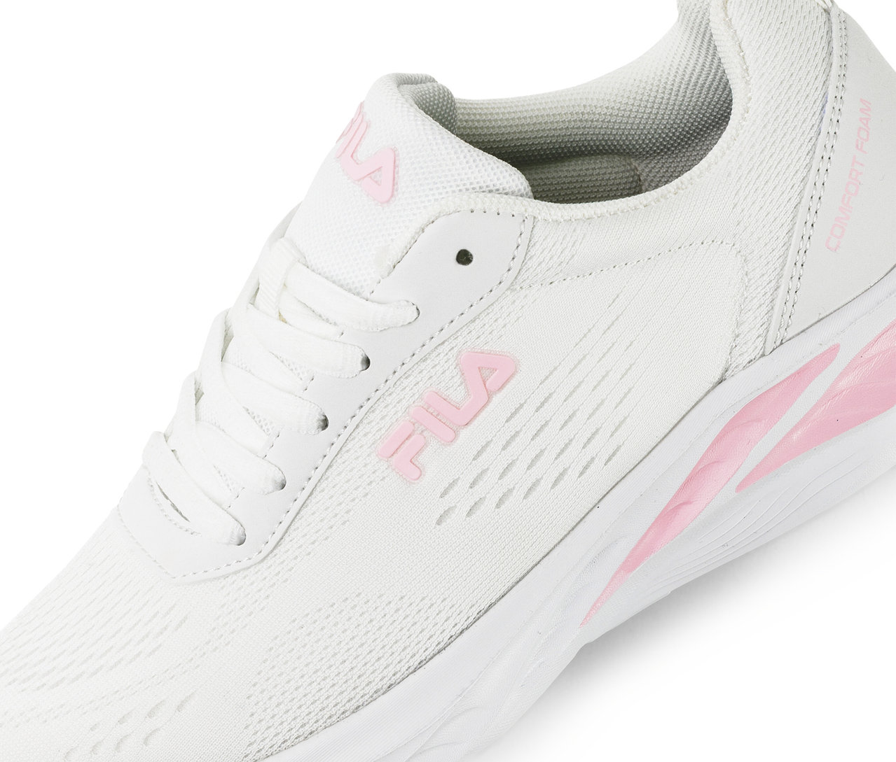 Nahaufnahme eines weißen FILA Specctris Damen-Sneakers.