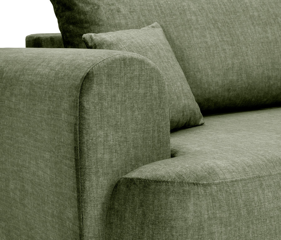 Nahaufnahme eines olivgrünen Sofas mit Armlehne, Rückenkissen und kleinem Kissen.