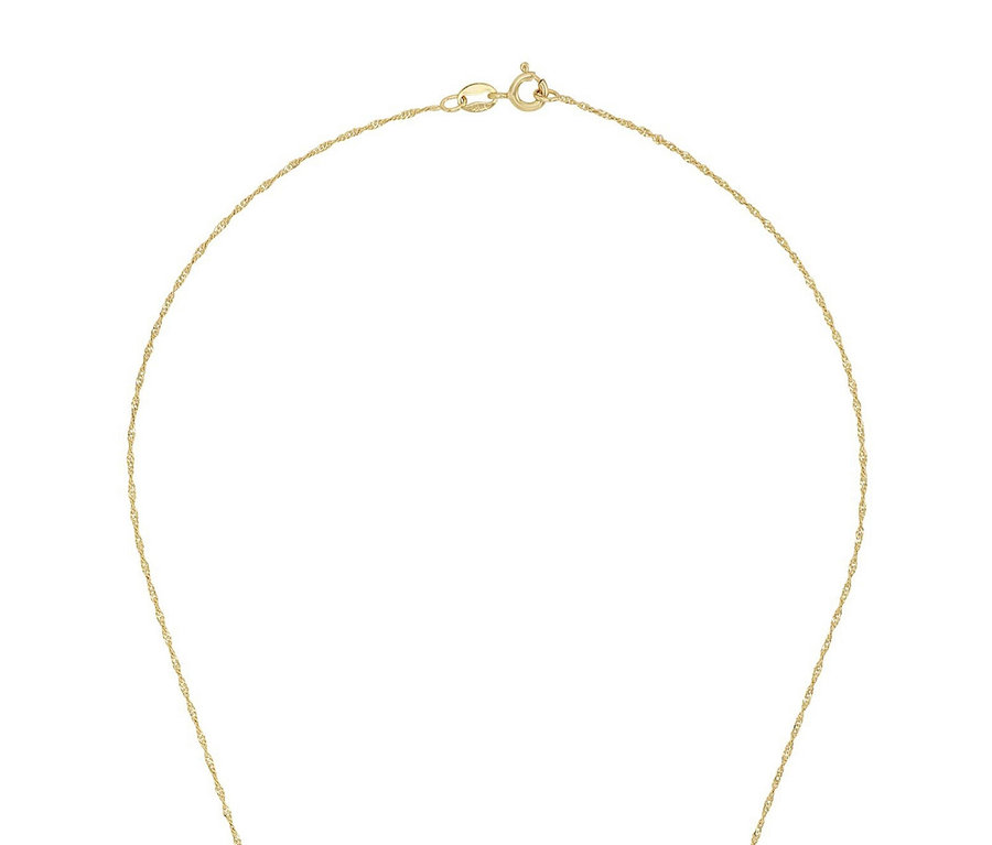 Nahaufnahme einer goldenen Halskette mit einem Herzanhänger: Amor Halsschmuck mit Herz-Motiv.