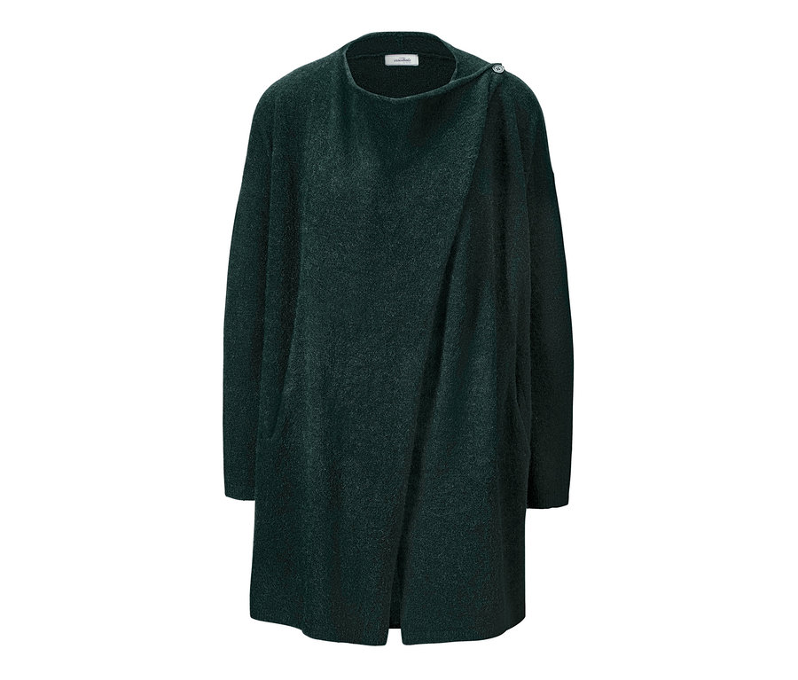 Grüne Strickjacke mit Seitentaschen.