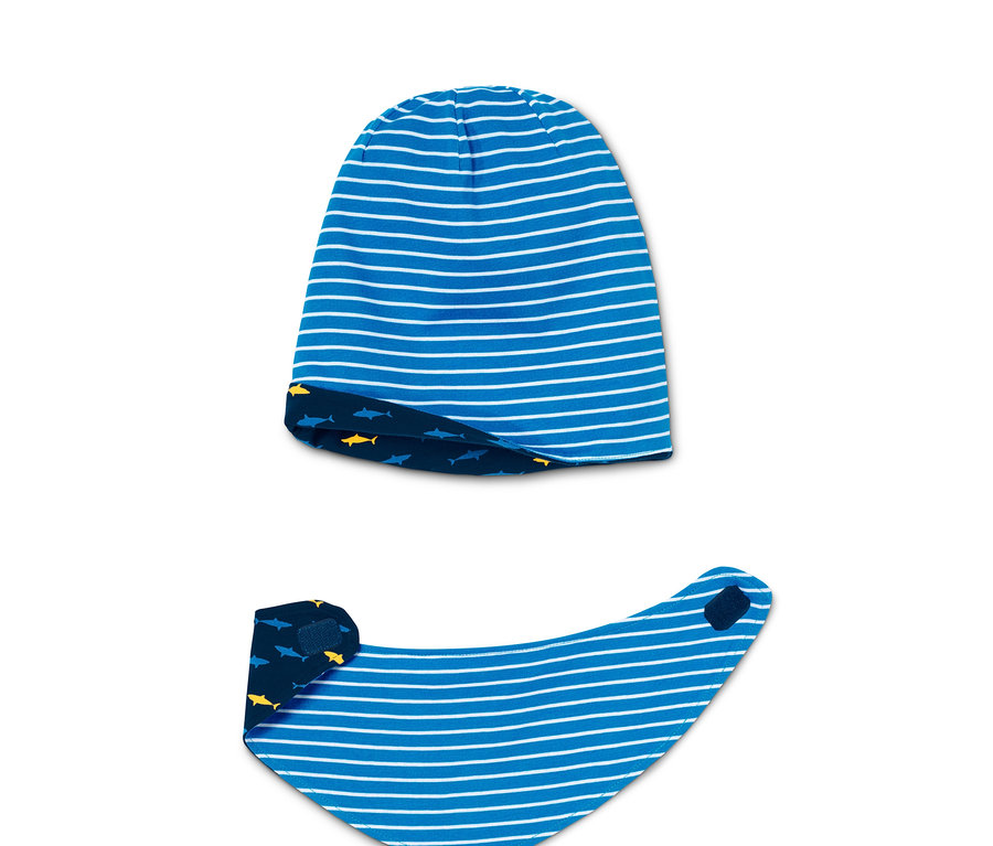 Eine blau gestreifte Mütze und ein Halstuch.