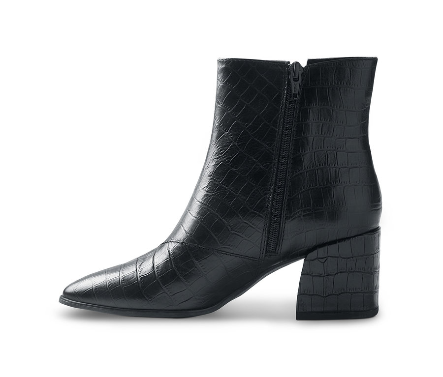 Schwarze Leder-Stiefelette mit Prägung und Reißverschluss an der Seite.