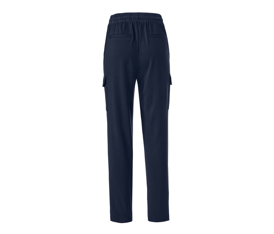 Marineblaue Joggpants mit Cargo-Taschen von hinten.
