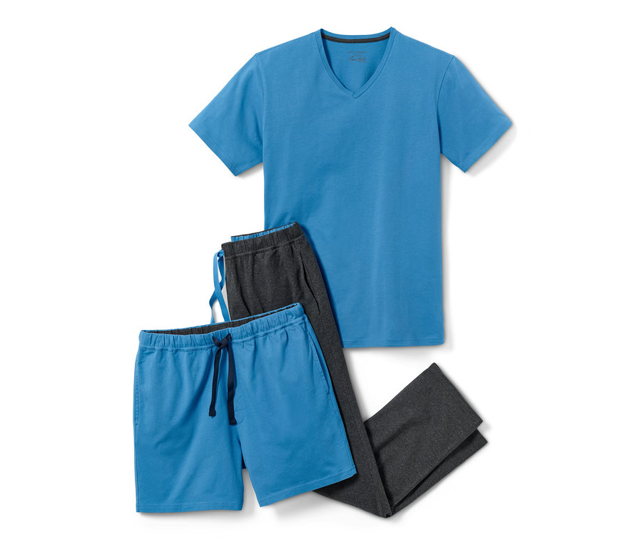 Blaues Kurzarm-V-Ausschnitt-Shirt, blaue Shorts und graue Pyjamahose aus dem 3-teiligen Pyjama-Set.