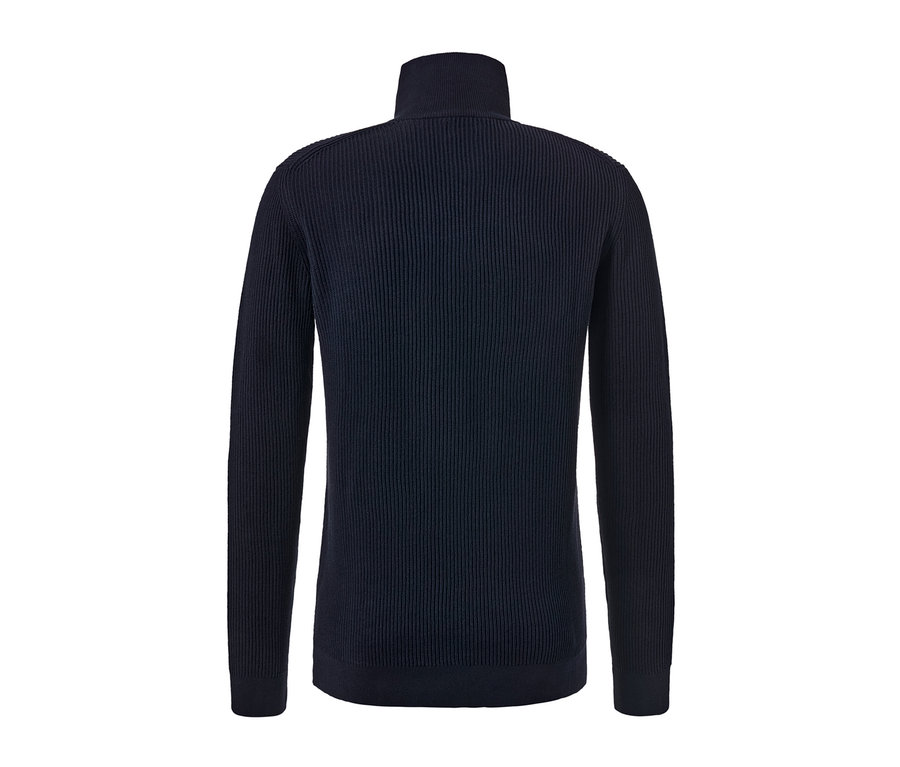 Detailansicht der Rückseite eines Troyer-Pullovers.