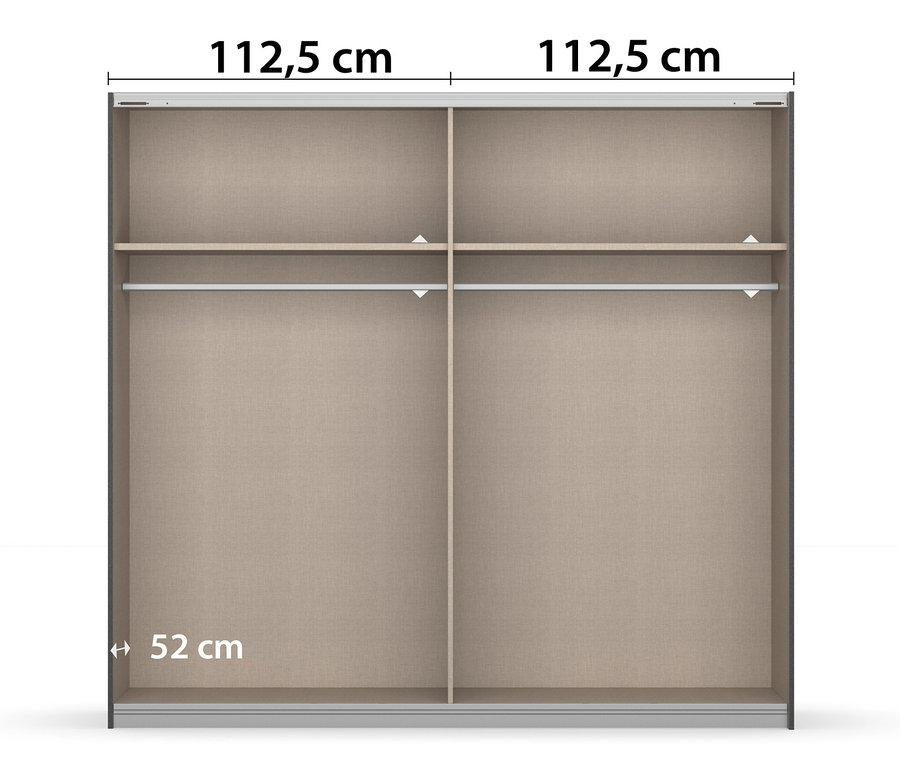 Innenansicht des rauch Schwebetürenschranks »Mosbach« mit Einlegeböden und Kleiderstangen.