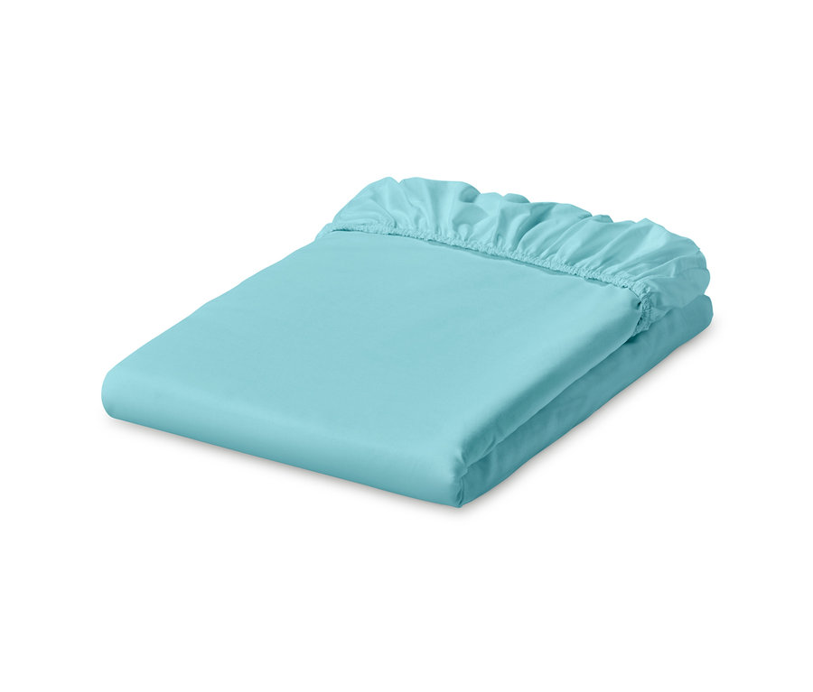 Gefaltetes hellblaues Jersey-Spannbettlaken.