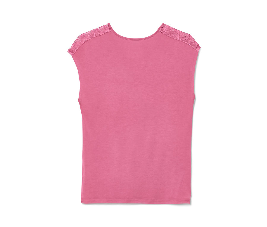 Rosa Top aus dem Shorty-Pyjama-Set mit Spitzendetails an den Schultern.
