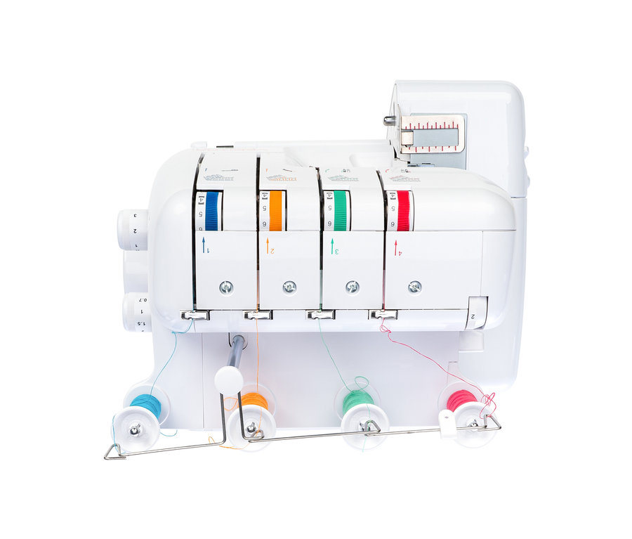 Detailansicht der Overlock-Nähmaschine »ELASTICA II« in Weiß mit farbigen Fäden.