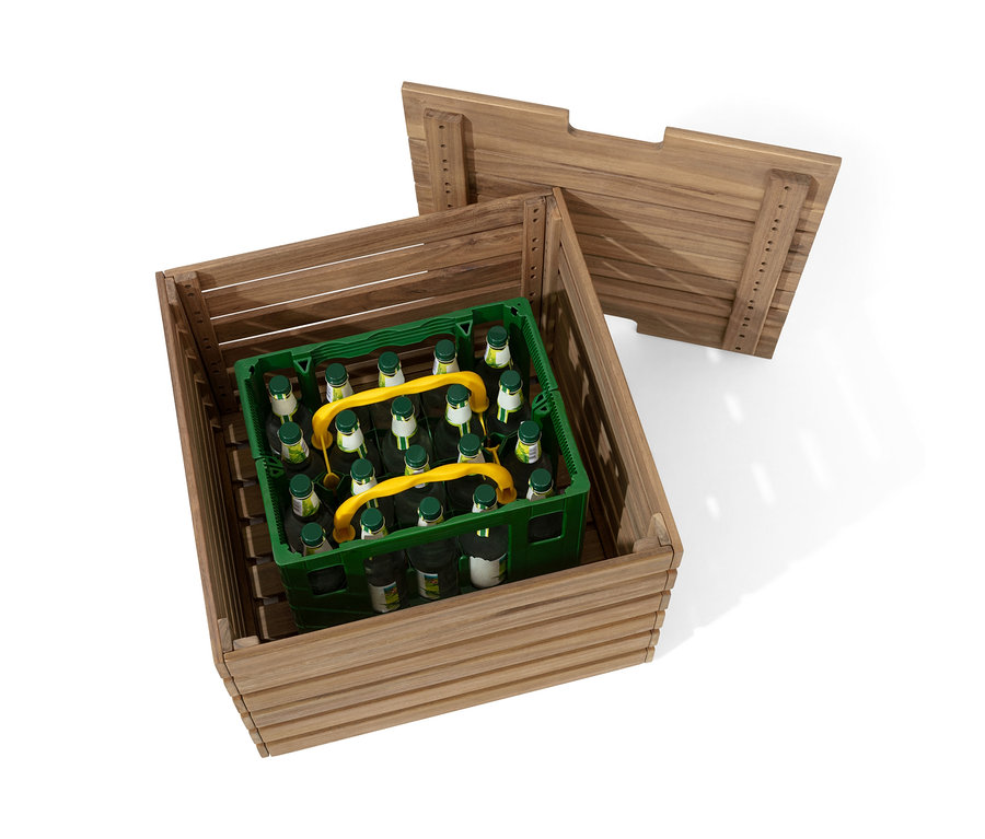 Eine Gartenbank »Lenja« mit Sitz-und-Stauraumkisten, darin eine grüne Kiste mit Flaschen.