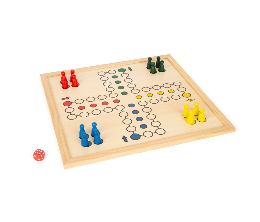 Ein Spielbrett mit Holzrahmen, farbigen Spielfiguren und einem Würfel.