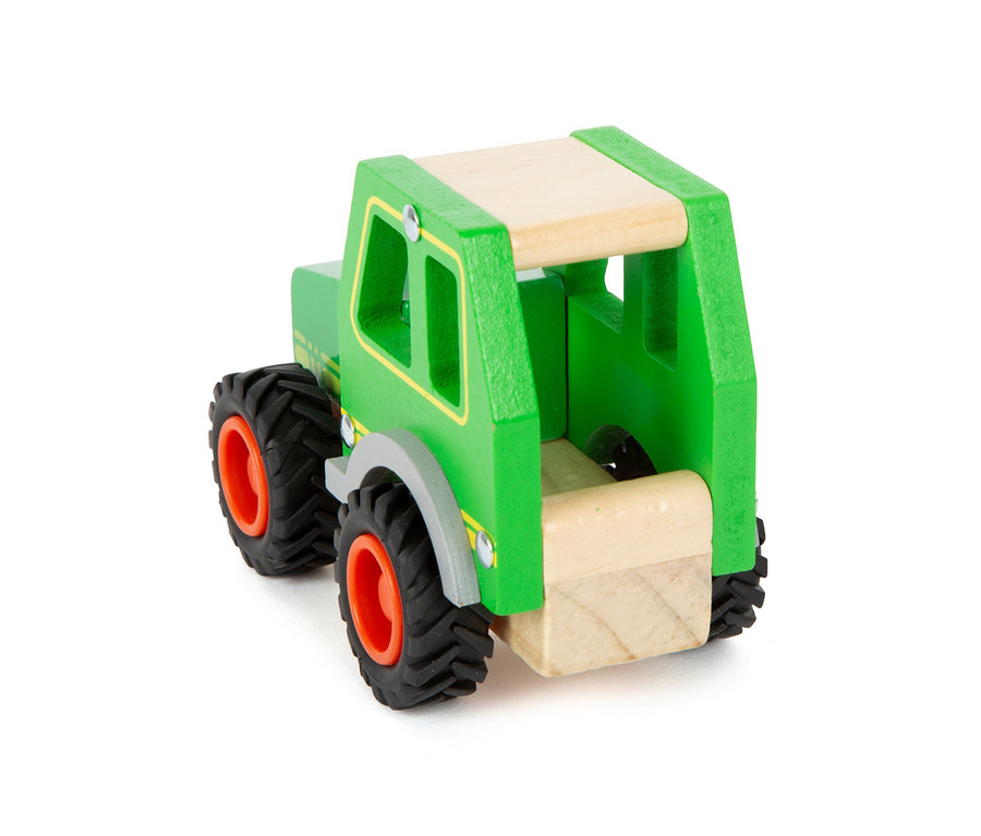 Detailansicht der Rückseite eines grünen Holzspielzeugtraktors aus dem small foot Fahrzeuge-Set.