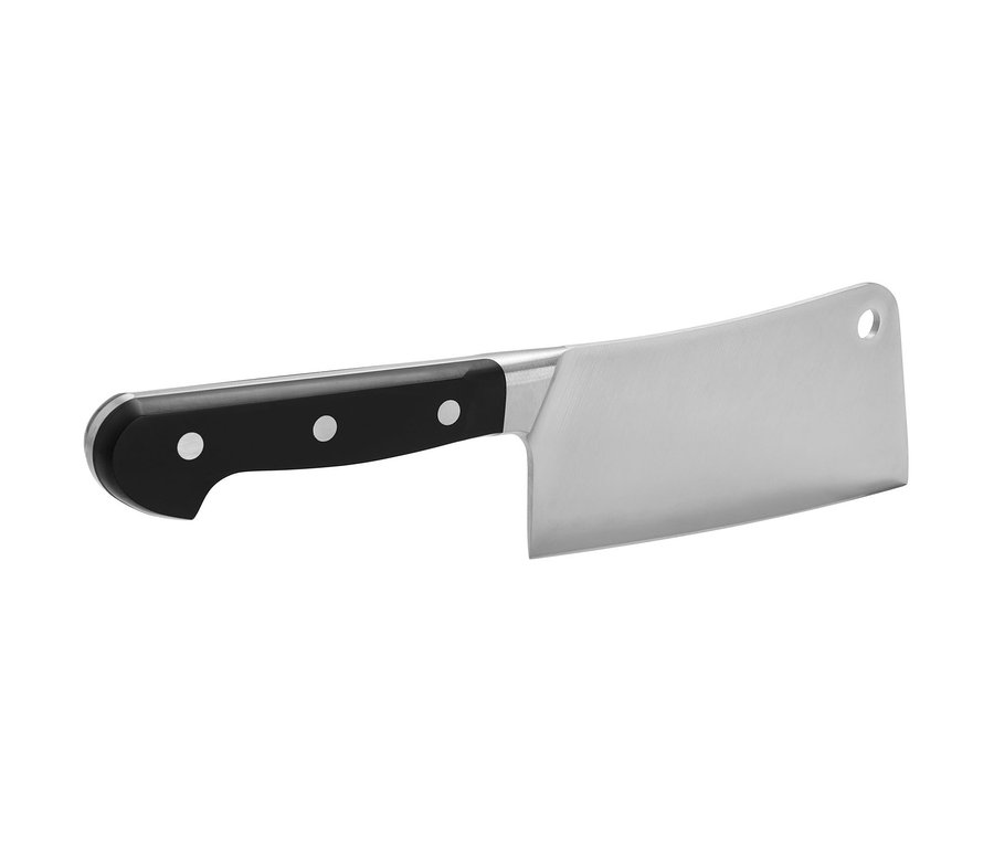 Detailaufnahme eines ZWILLING® Pro Hackmessers mit schwarzem Griff und silberner Klinge.