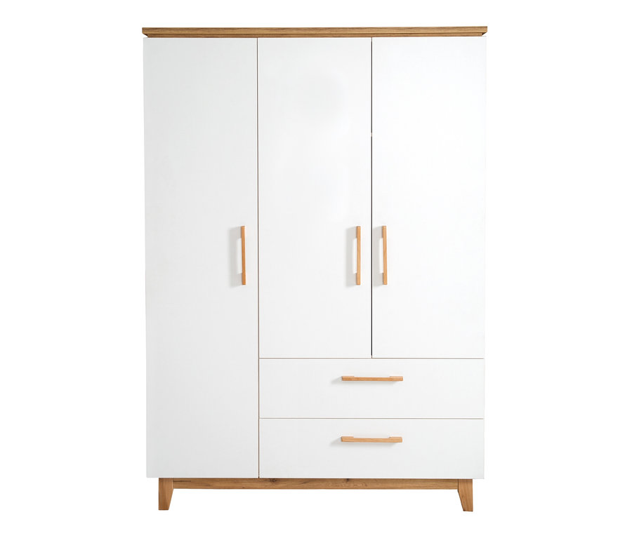 Weißer roba »Finn« 3-türiger Kleiderschrank mit Holzgriffen.