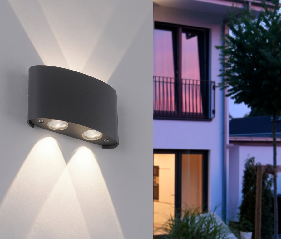 Paul Neuhaus LED-Outdoor-Wandleuchte »Carlo« leuchtet an Hauswand.