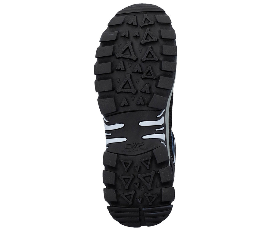 Sohle eines schwarzen Wanderschuhs mit grobem Profil und CMP FullOnGrip-Technologie.