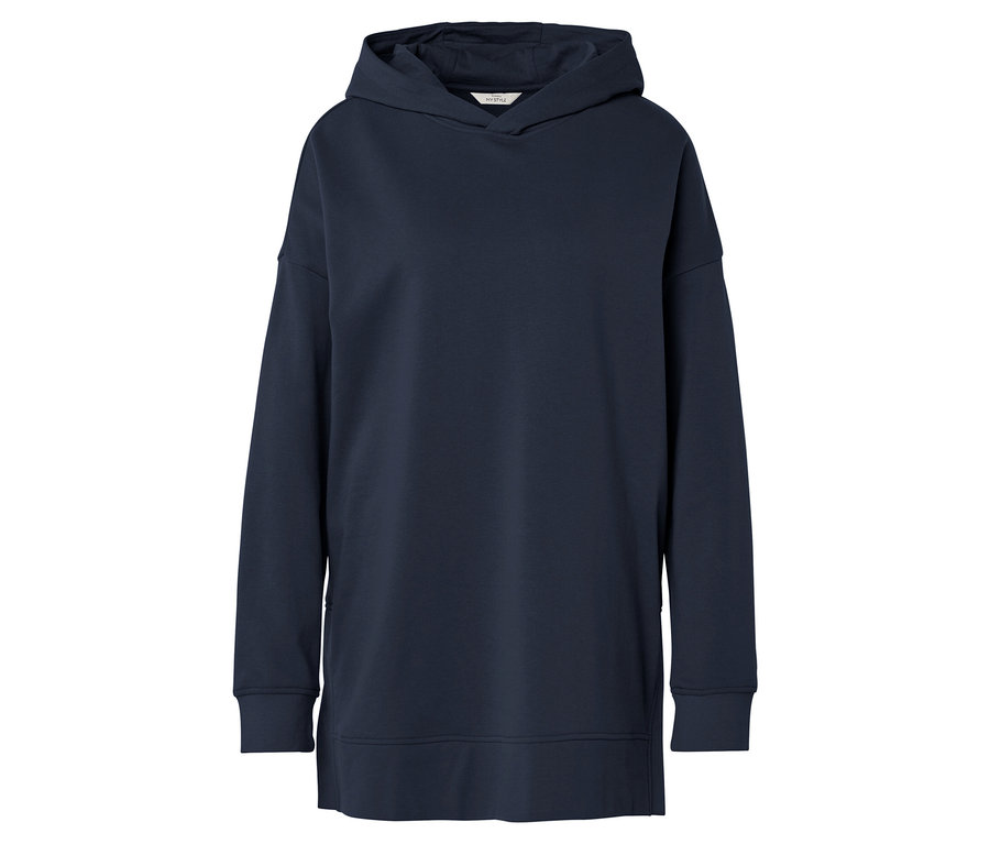 Dunkelblauer Hoodie auf weißem Hintergrund.