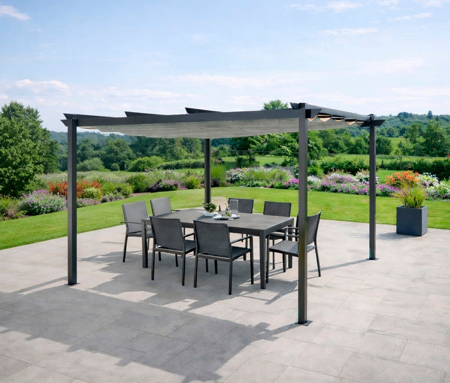 Aufsicht auf eine Leco Pergola, ca. 4 x 3 m, unter der ein Tisch mit acht Stühlen auf einer Terrasse steht.
