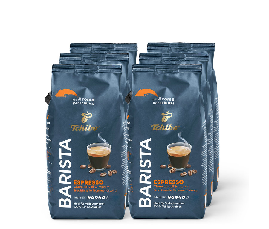 Sechs Packungen Tchibo Barista Espresso Kaffee. Die Packungen sind dunkelblau mit einem Bild einer Espressotasse.