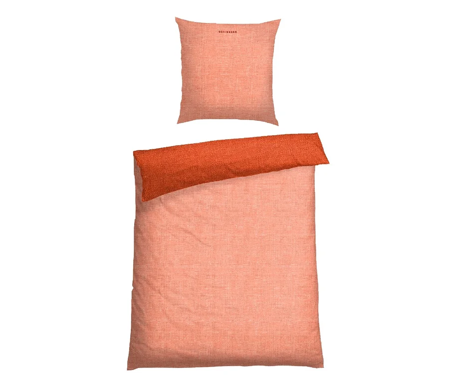 Bettwäsche-Set aus strukturiertem Stoff in Pfirsich- und Orangetönen, bestehend aus einem Kissenbezug mit "SCHIESSER" Aufschrift und einem Bettbezug mit umgeschlagenem orangefarbenen Rand.