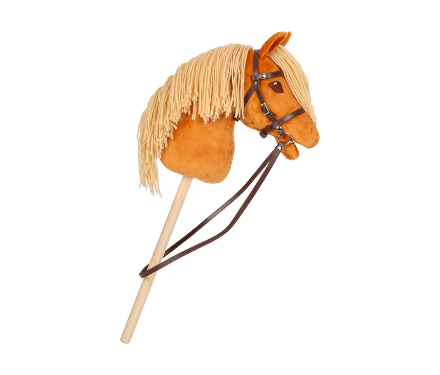 Braunes Plüsch-Steckenpferd „small foot »Bibi & Tina« Hobby Horse, Amadeus“ mit blonder Mähne, braunem Zaumzeug und Holzstab.