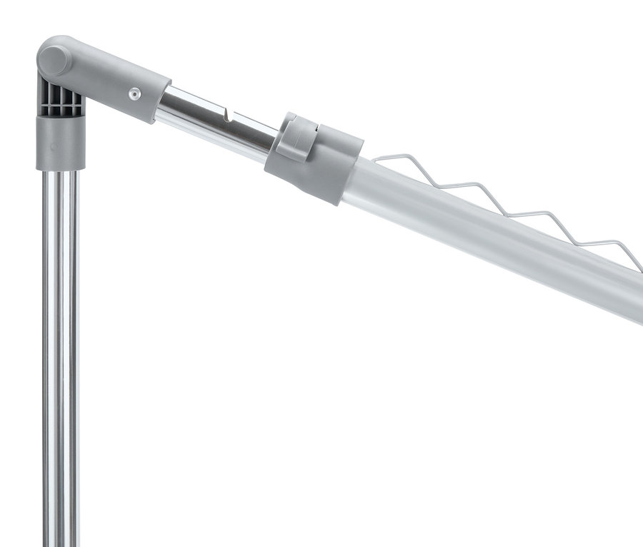 Detailansicht eines grauen, höhenverstellbaren Kleiderständers.