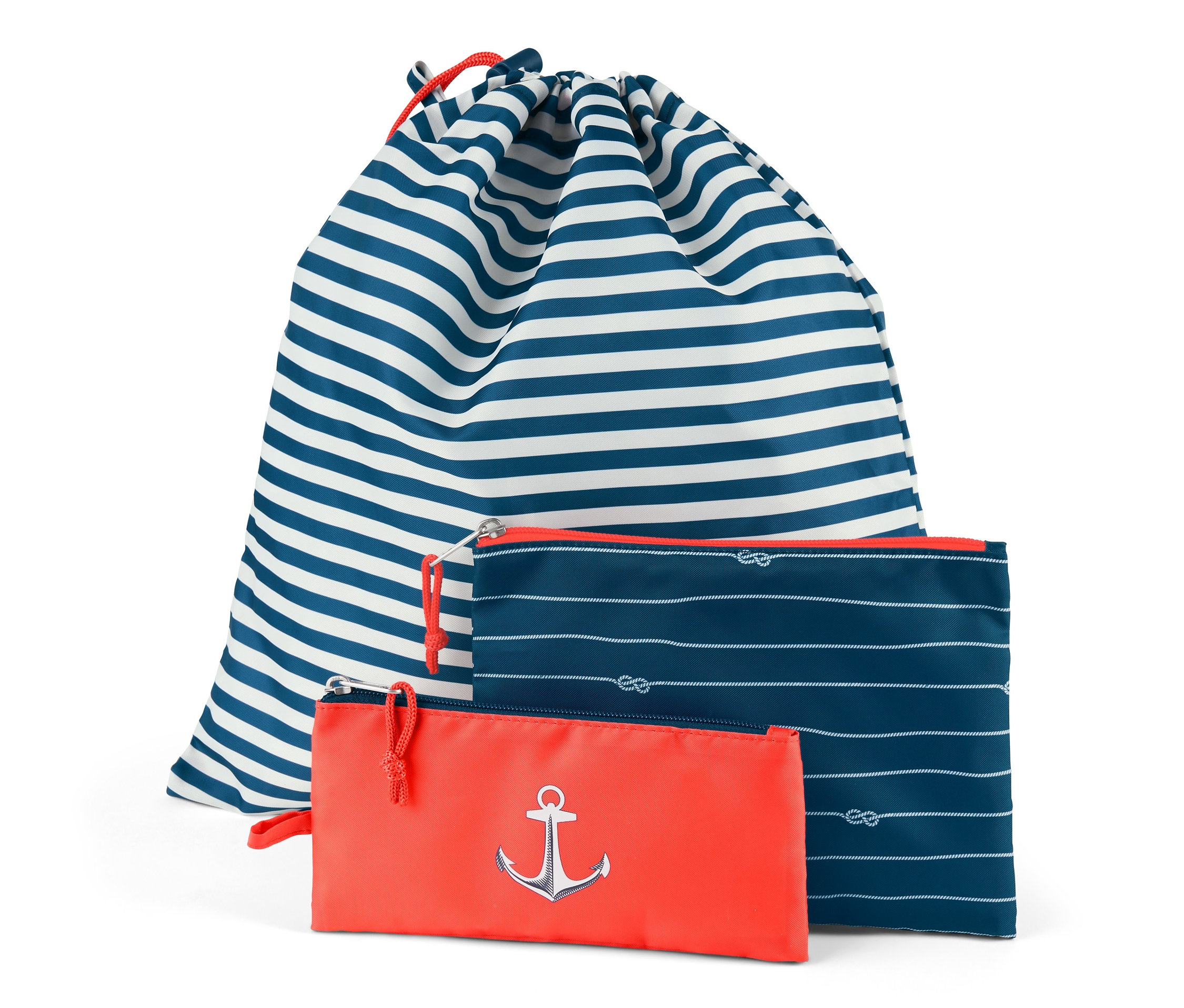 Ein 3er-Set Aufbewahrungstäschchen: ein blau-weiß gestreiftes, ein dunkelblaues mit weißen Knoten und ein rotes mit Anker.