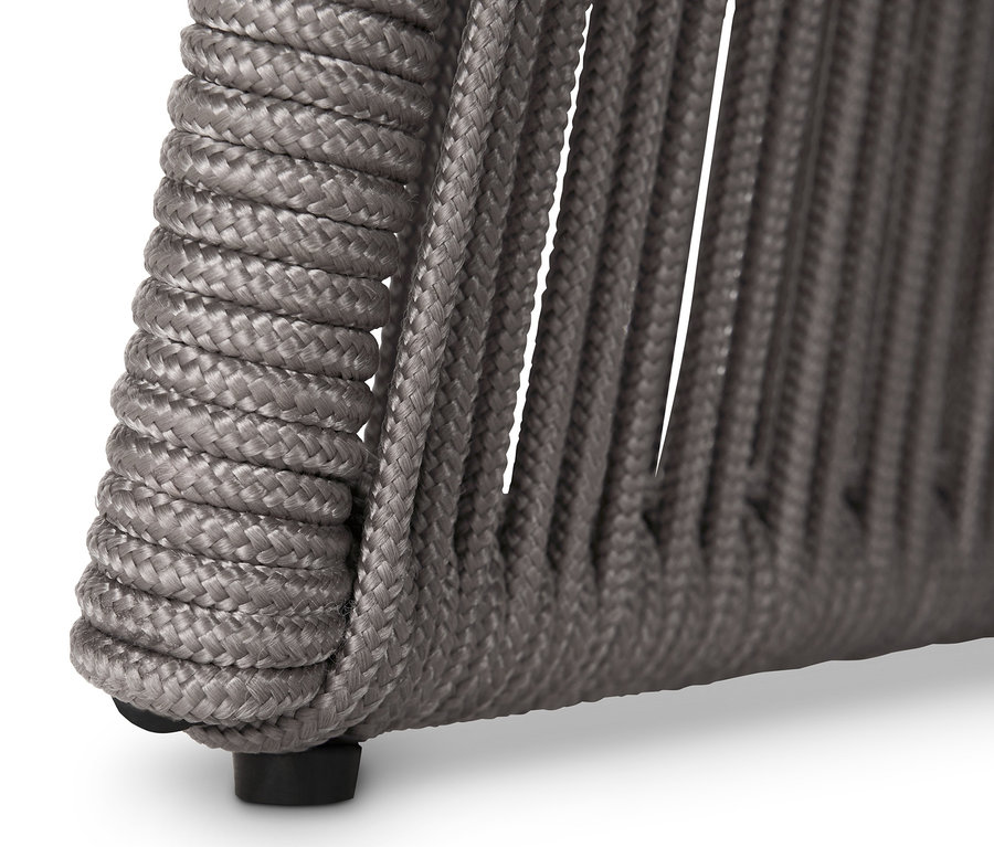 Detailaufnahme eines Dining-Sessels mit Textilgeflecht.