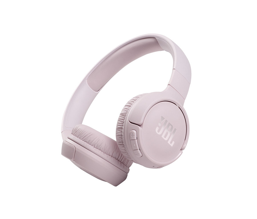 Nahaufnahme von roséfarbenen JBL Bügelkopfhörern »TUNE 510BT«.