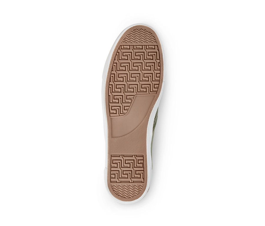 Sohle des Slippers "Mustang" ist sichtbar.