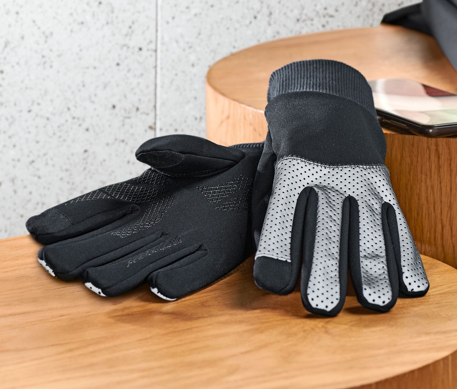 Thumbnail - Tchibo - Windprotection-Handschuhe mit Reflektorbesatz - Herren - Gr. 6,5 - schwarz
