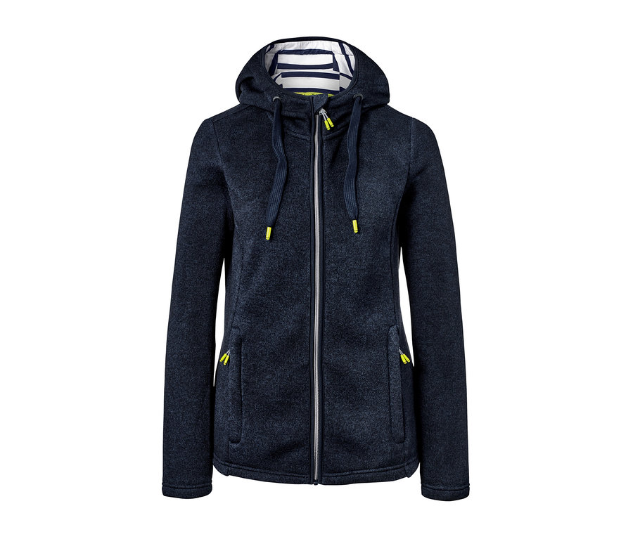 Blaue Strickfleecejacke mit Reißverschluss und Kapuze.