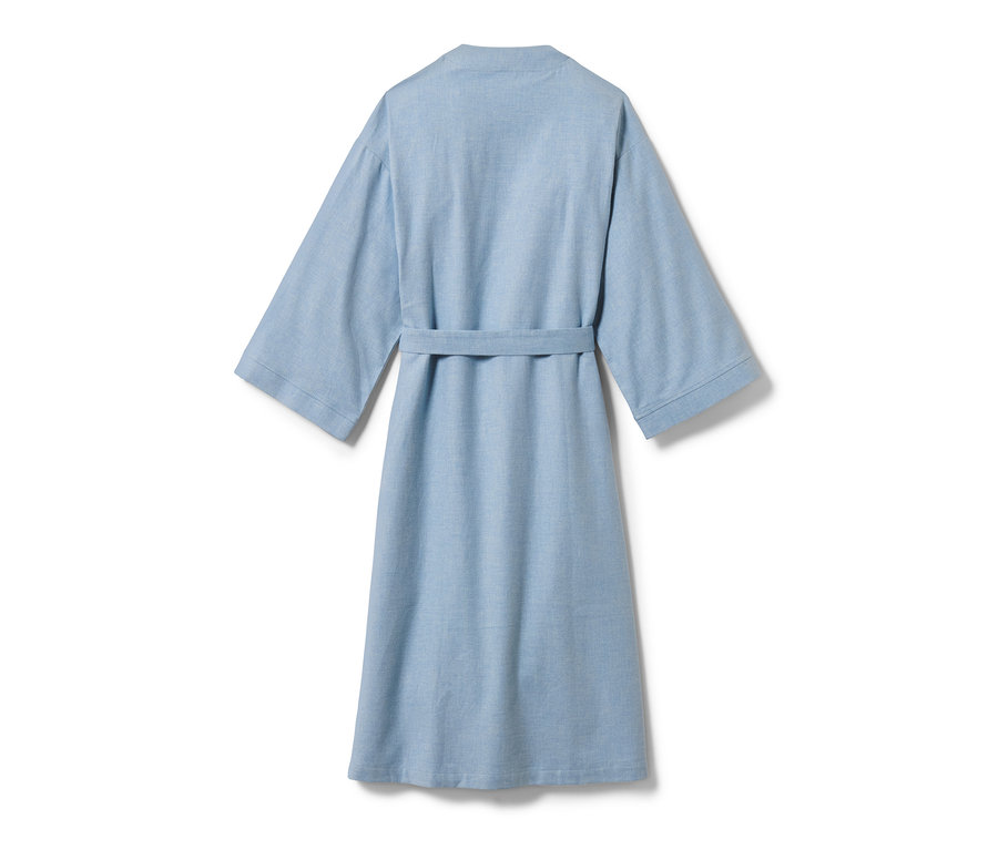 Blauer Flanell-Morgenmantel mit Gürtel.