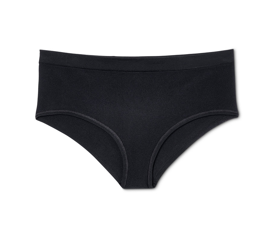 Schwarze Unterhose aus dem Sportunterwäsche-Set auf weißem Hintergrund.