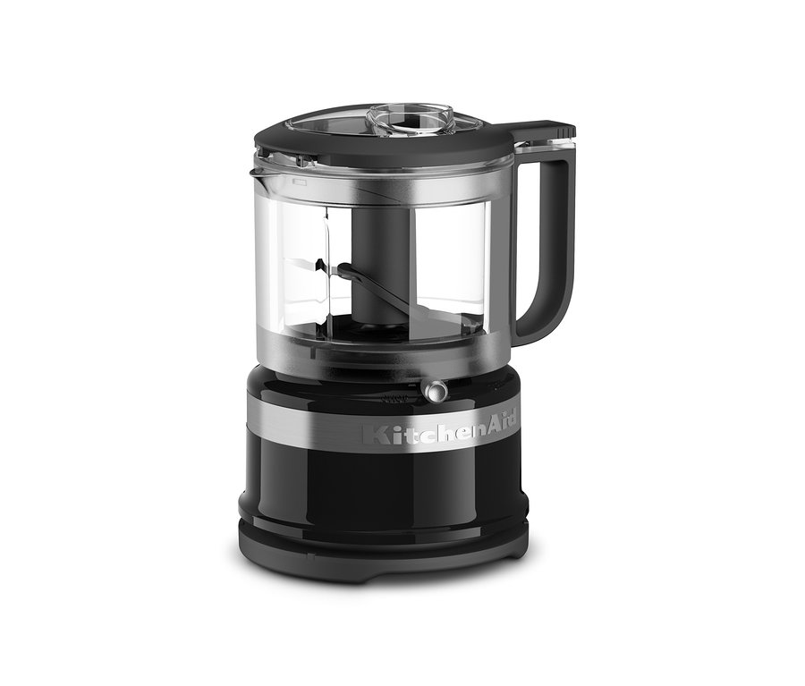 Ein onyxschwarzer KitchenAid-Zerkleinerer mit ca. 830 ml Fassungsvermögen.