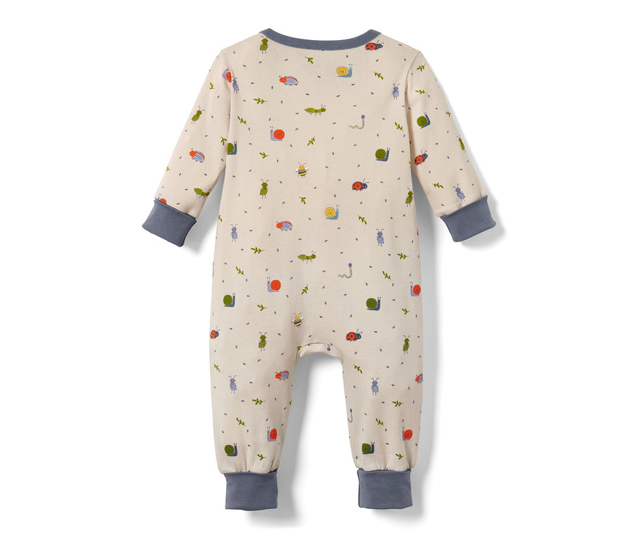 Baby-Pyjama mit Reißverschluss und Insektenmuster.