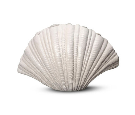 Nahaufnahme der weißen Vase »Shell«.
