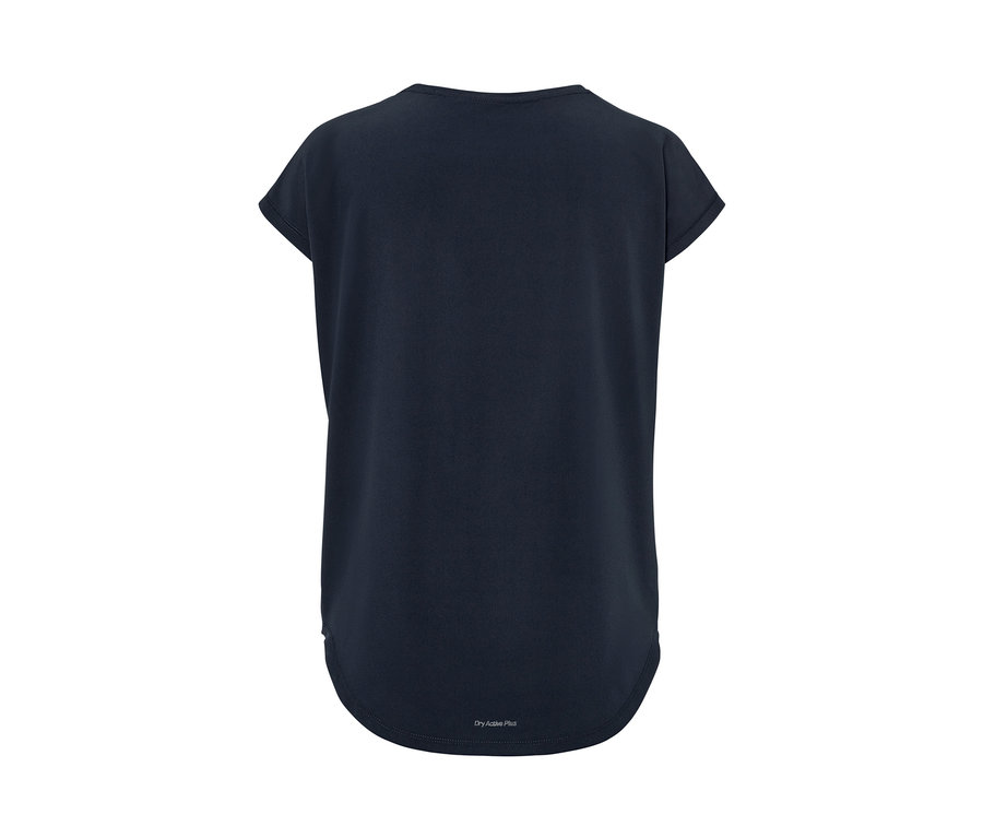 Dunkelblaues Sportshirt.