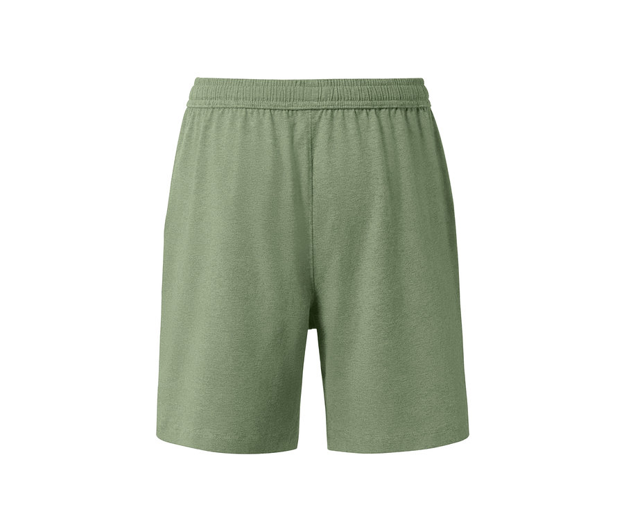 Grüne Relaxshorts.