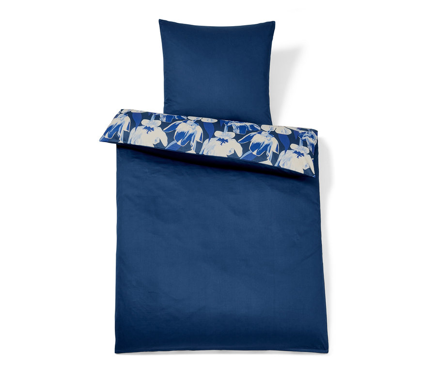 Blaues Satin-Bettwäscheset mit Blumenmuster in Normalgröße.