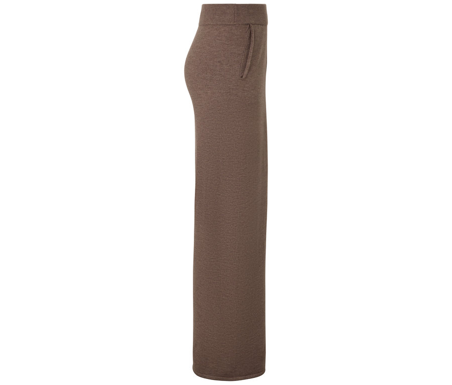 Braune, weite Hose mit Tasche.