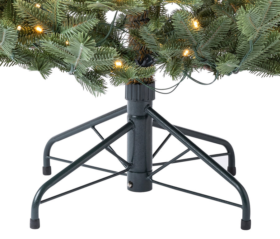 Knstlicher Weihnachtsbaum Nobilis S+ mit LED-Lichterkette, 150 cm bei  Tchibo kaufen | 215987