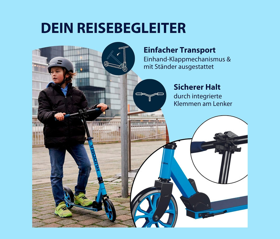 Junge fährt blauen HUDORA Scooter Up 200 mit Helm.